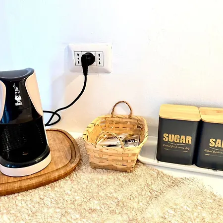 Dipinto Di Blu Aci Castello